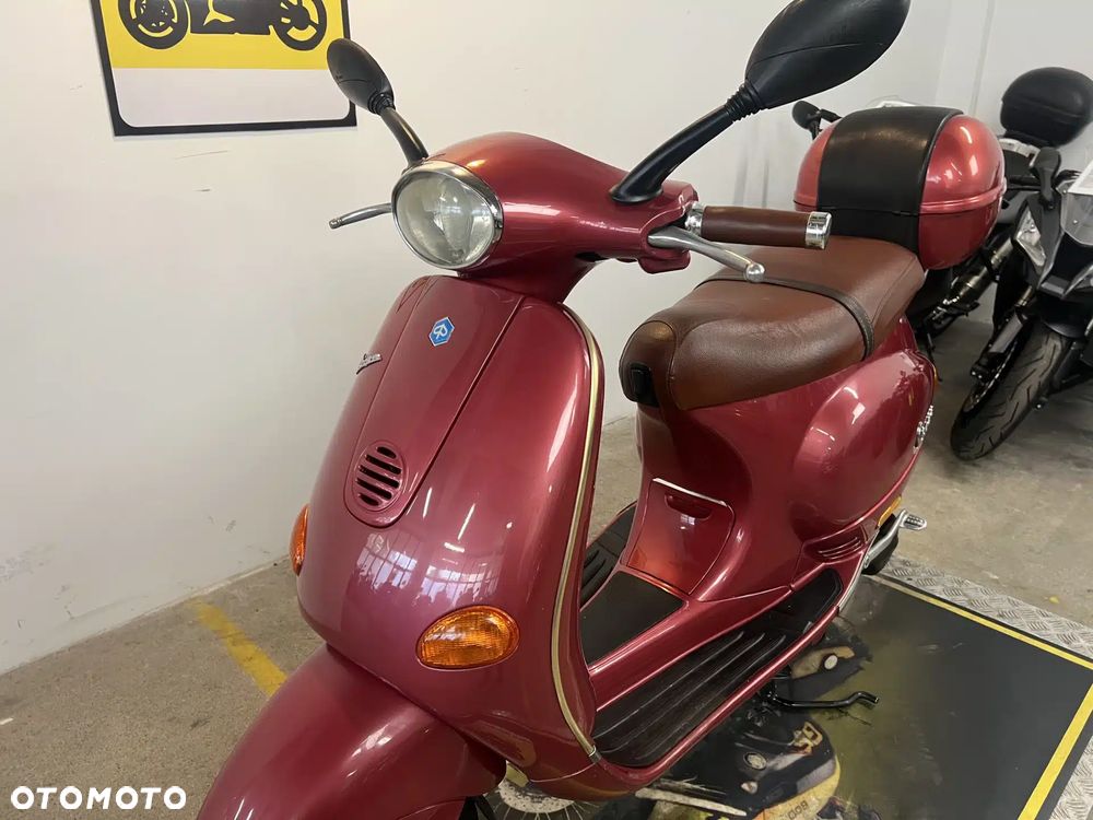 Piaggio Vespa - 18