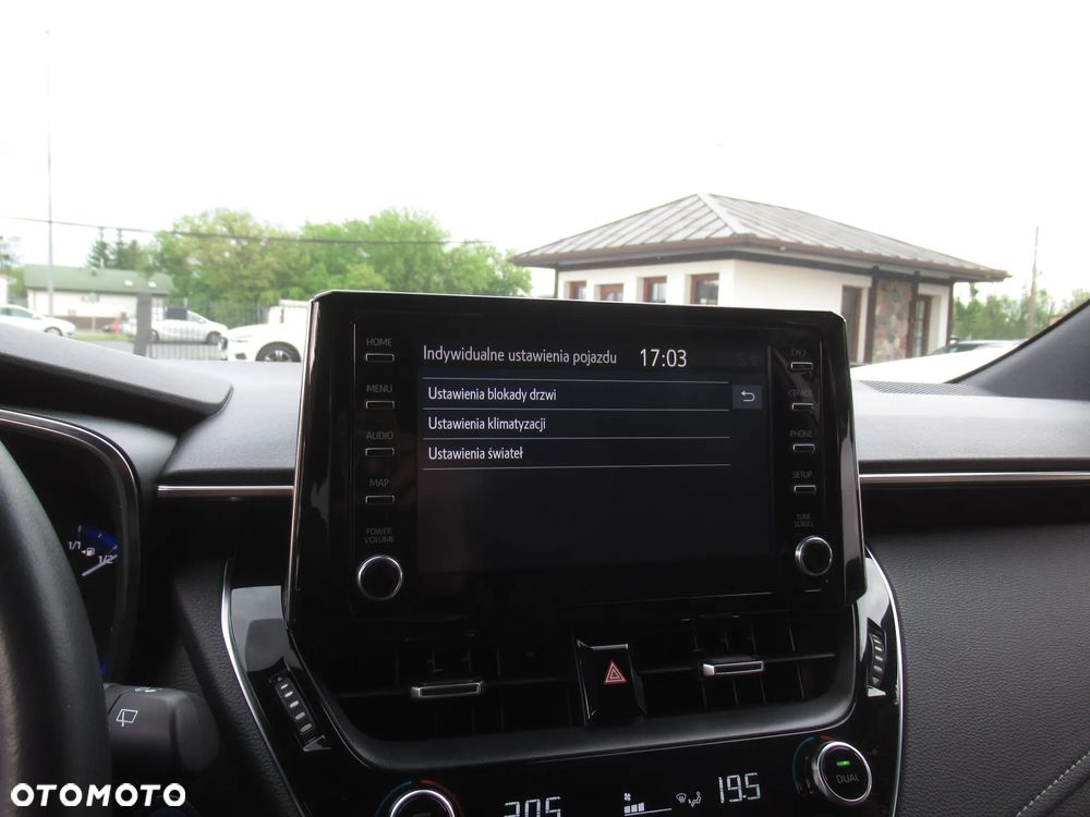 Toyota Corolla 1.8 Hybrid Comfort - 23