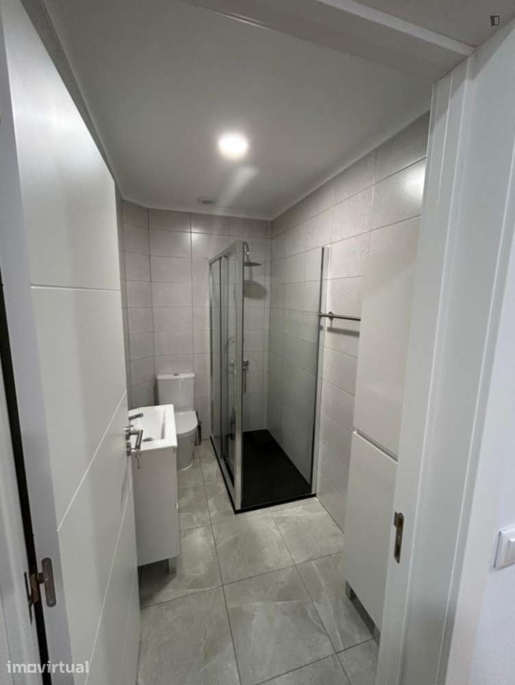 Quarto - localizado em Sete Rios Lisbon - Grande imagem: 4/13