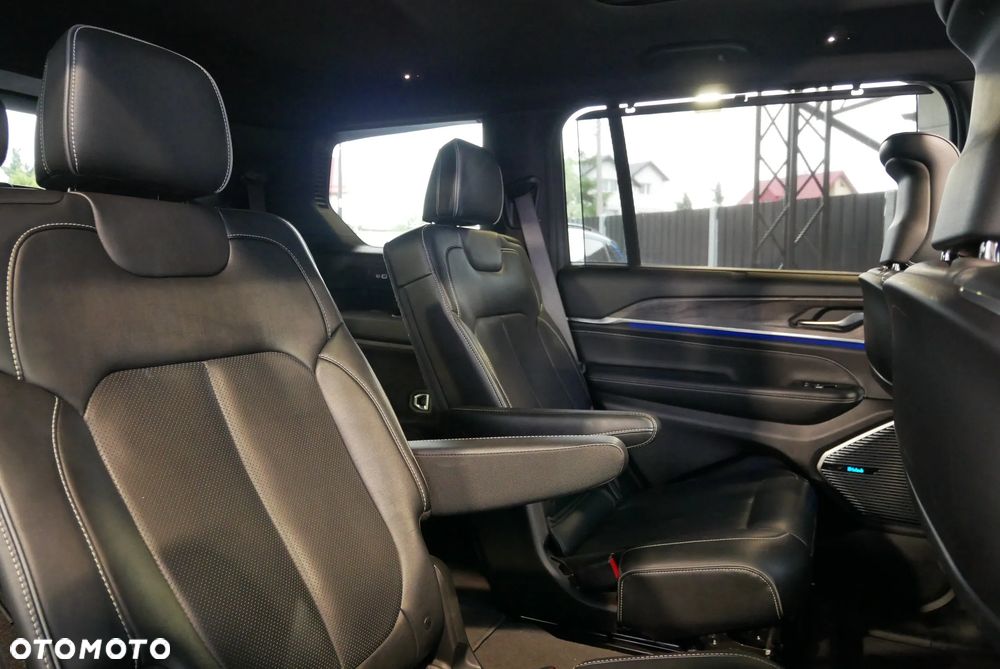 Jeep Grand Cherokee - 15