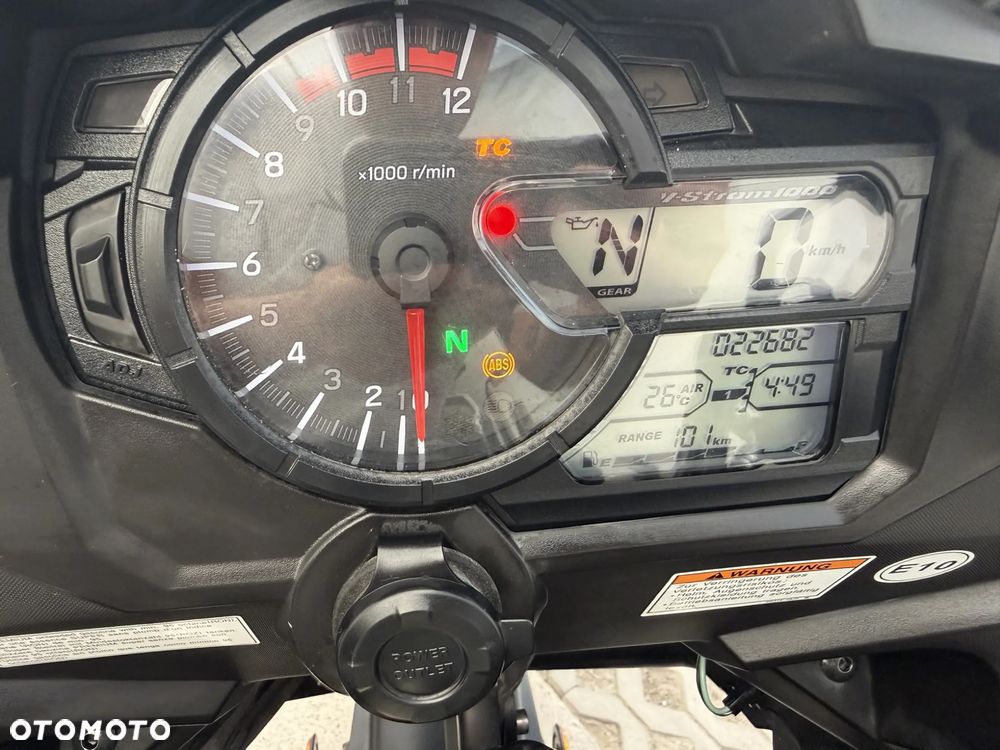 Suzuki DL - 15