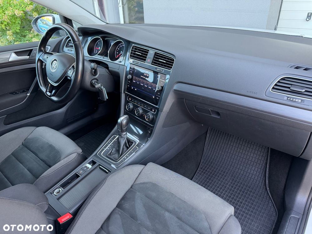 Volkswagen Golf 2.0 TDI SCR DSG Comfortline - 10