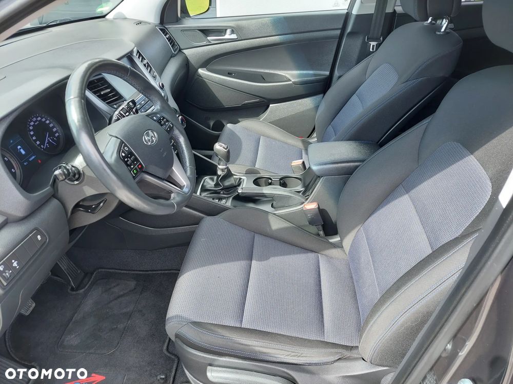 Hyundai Tucson blue 1.7 CRDi 2WD Style - 18