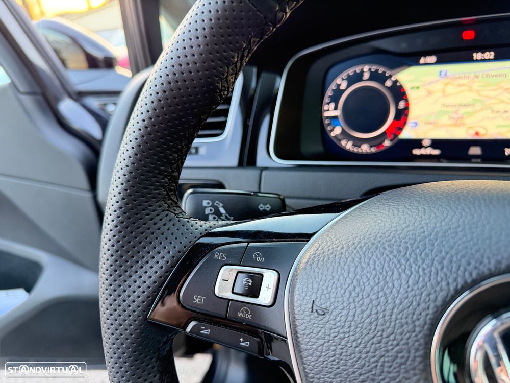 VW Golf Variant 1.6 TDi R-Line - 25