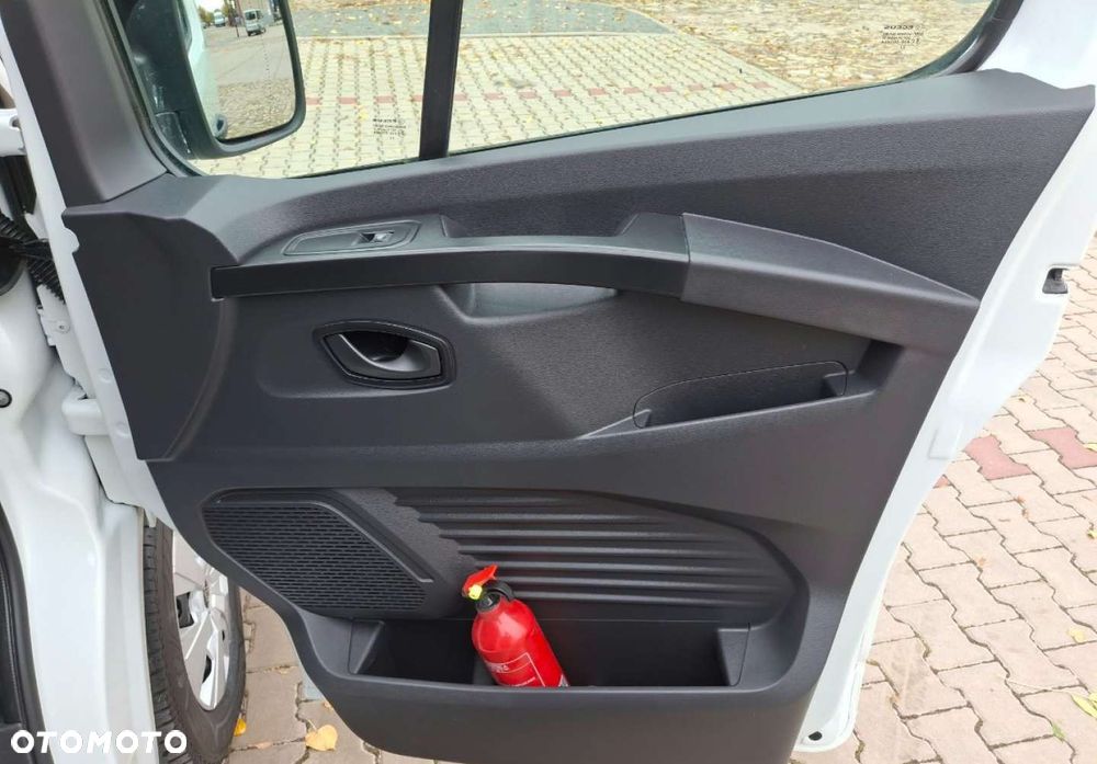 Renault Trafic - 23