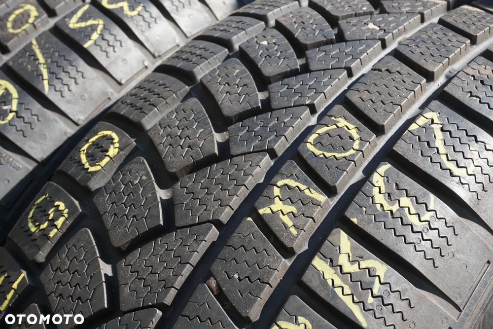 235 65 17 Continental Winter Contact 4x4 - 5