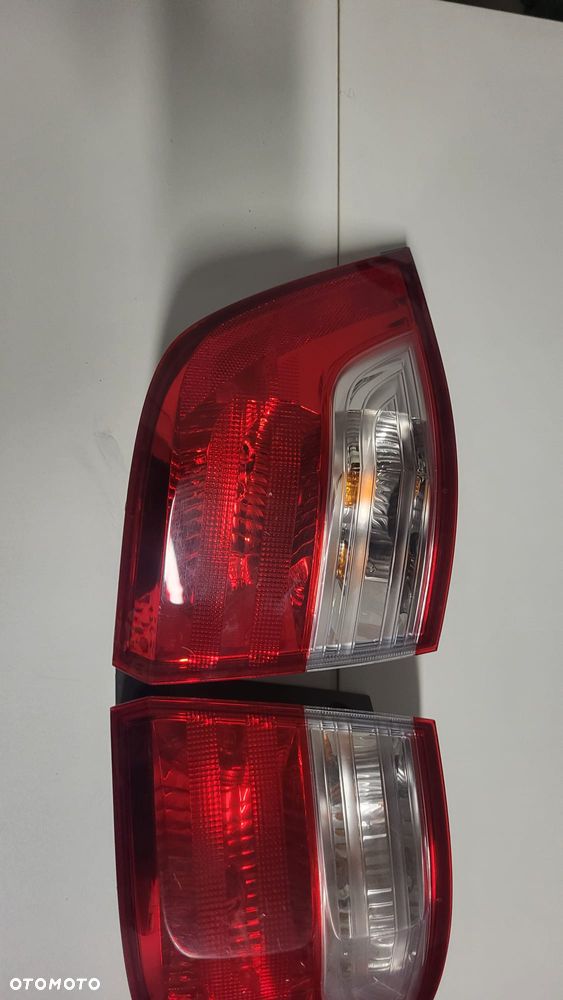 Honda odyssey 2013rok lampa tyl lewa strona - 2