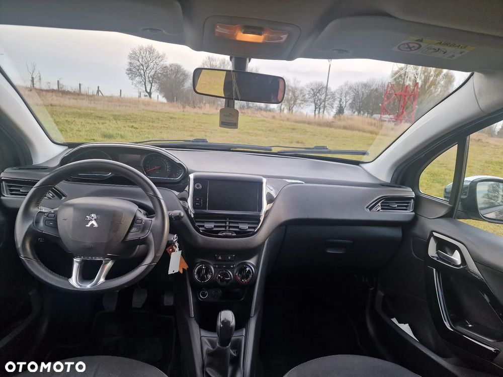 Peugeot 208 82 PureTech Style - 17