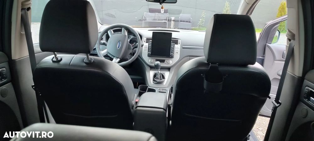 Ford Kuga 2.0 TDCi 2x4 Titanium - 8