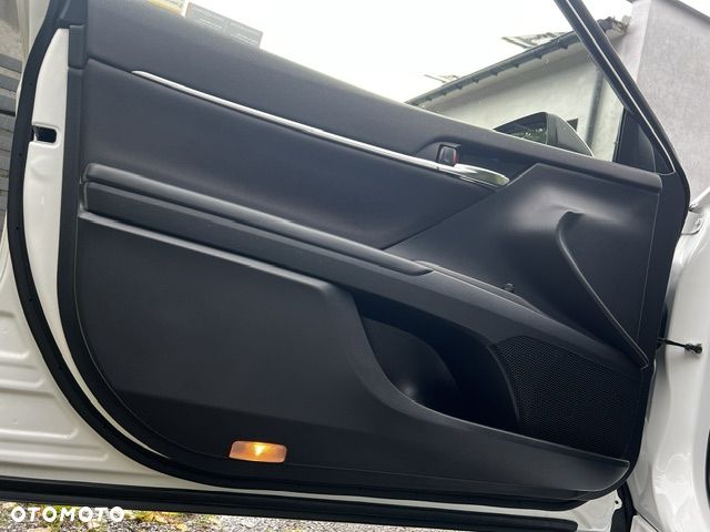 Toyota Camry 2.5 Hybrid Comfort CVT - 17