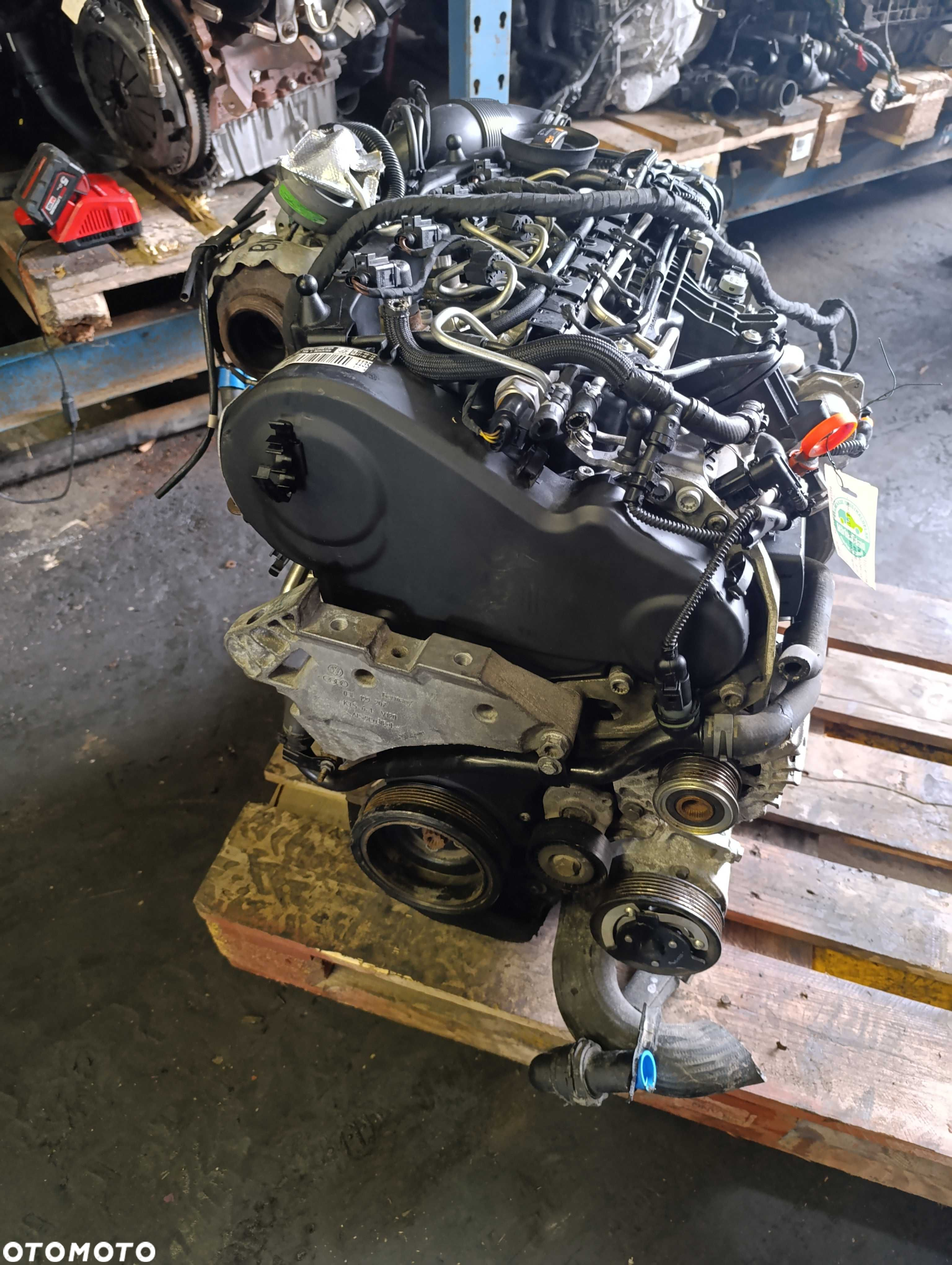 Silnik 1.6 TDI CAY Vw Passat Kompletny Termostat wewnętrzny - 4