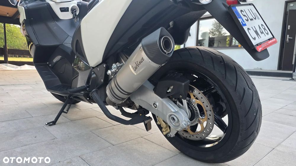 Aprilia SRV 850 - 10