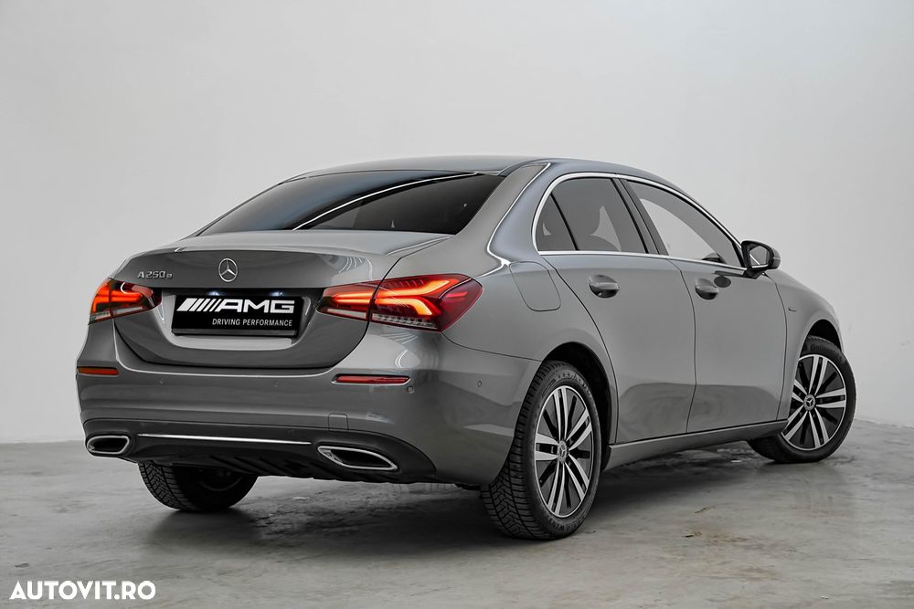 Mercedes-Benz A 250 e 8G-DCT Edition 2021 - 10
