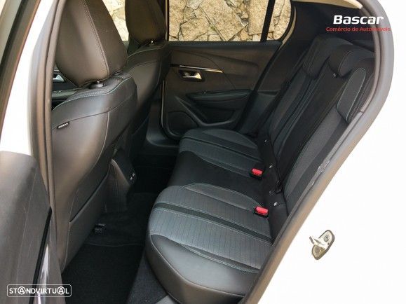 Peugeot e-208 50 kWh Allure Pack - 18