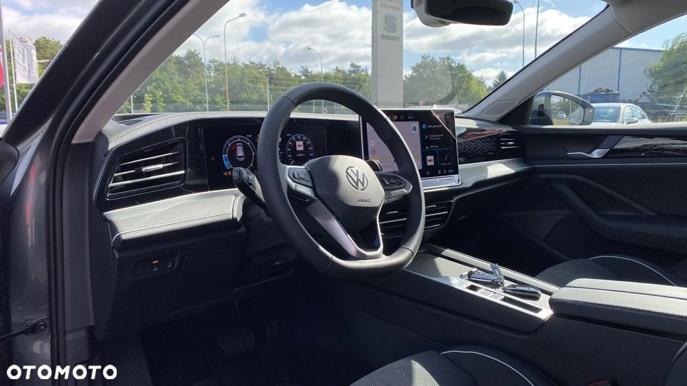 Volkswagen Passat Variant 2.0 TDI SCR Business Plus DSG - 24