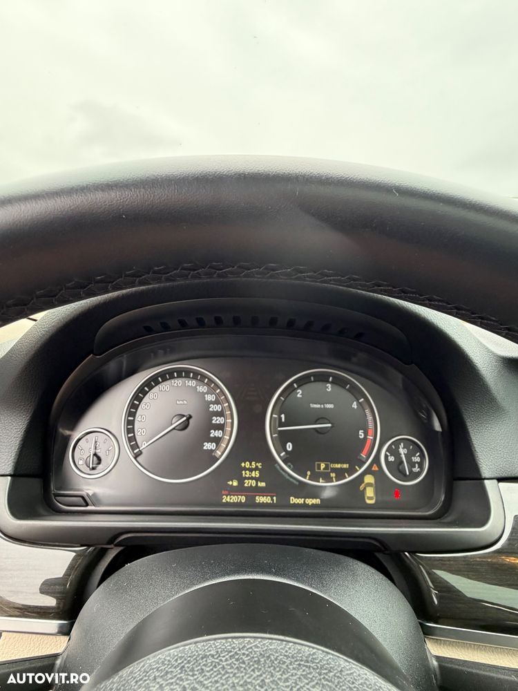 BMW Seria 5 530d Aut. - 13