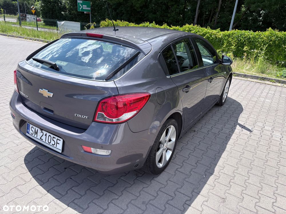 Chevrolet Cruze 1.8 LTZ+ - 30