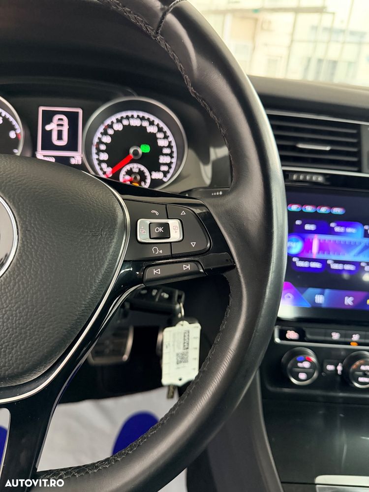 Volkswagen Golf 1.0 TSI DSG Comfortline - 18