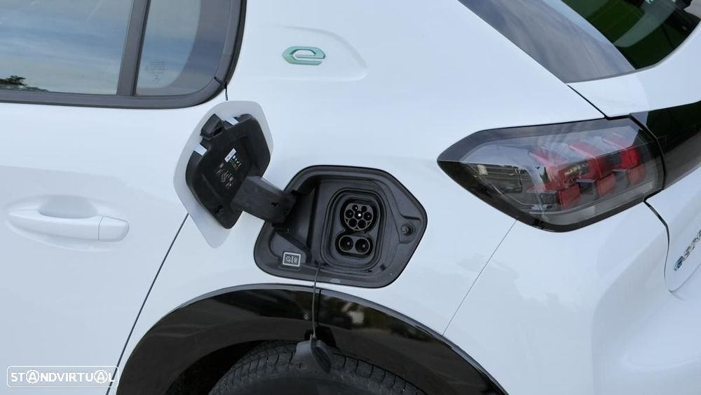 Peugeot e-208 - 22