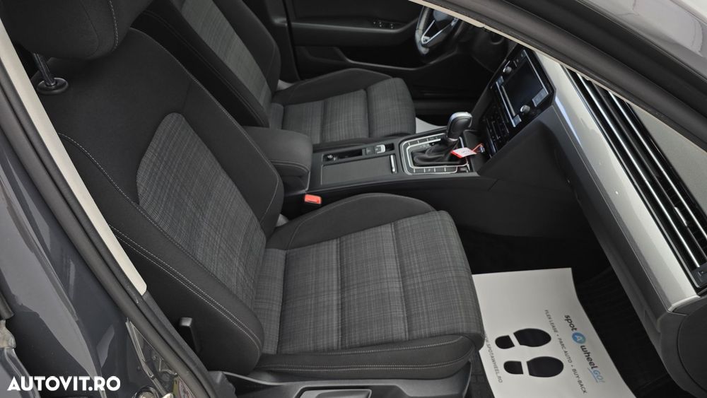 Volkswagen Passat 2.0 TDI DSG Comfortline - 19