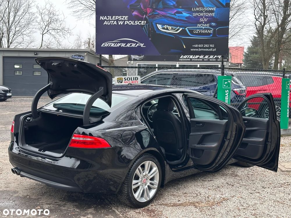 Jaguar XE 20d Prestige - 12