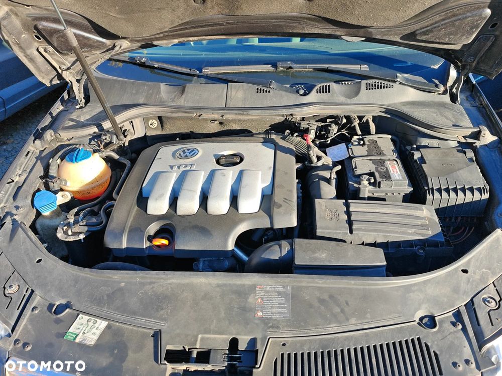 Volkswagen Passat - 4