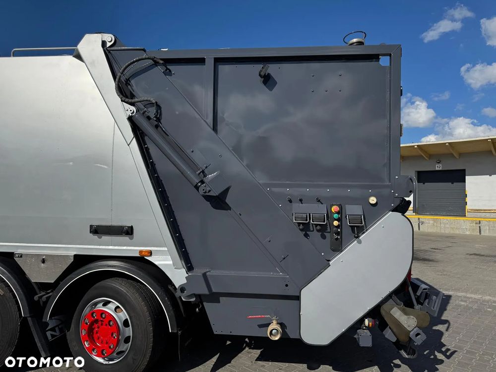 Mercedes-Benz Econic - 13