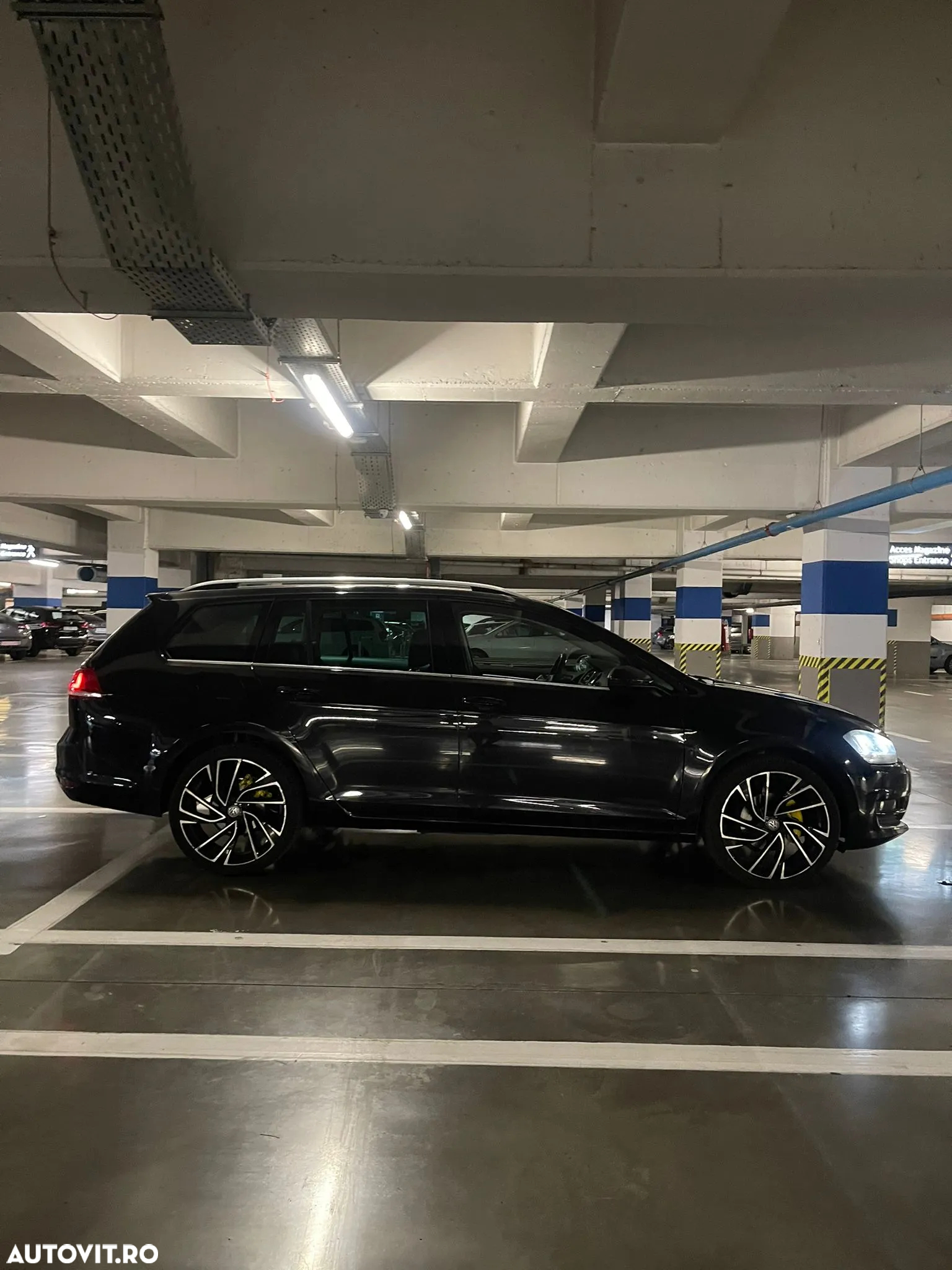 Volkswagen Golf - 32