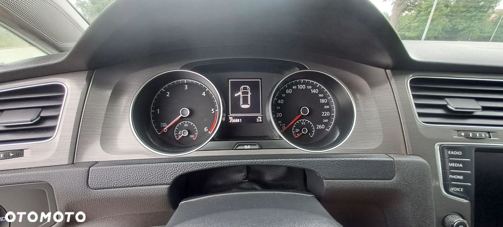 Volkswagen Golf - 21