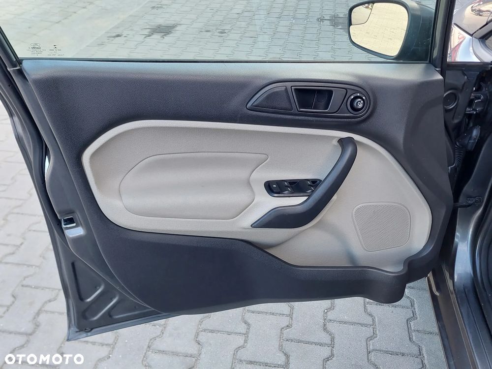 Ford Fiesta - 13
