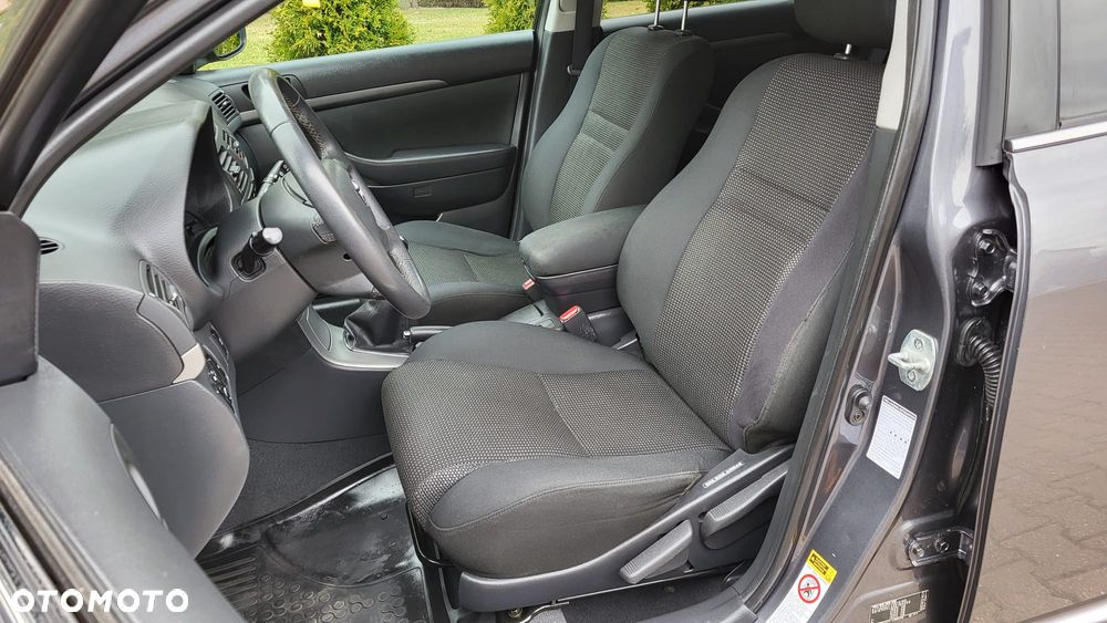 Toyota Avensis 1.8 VVT-i Executive - 9