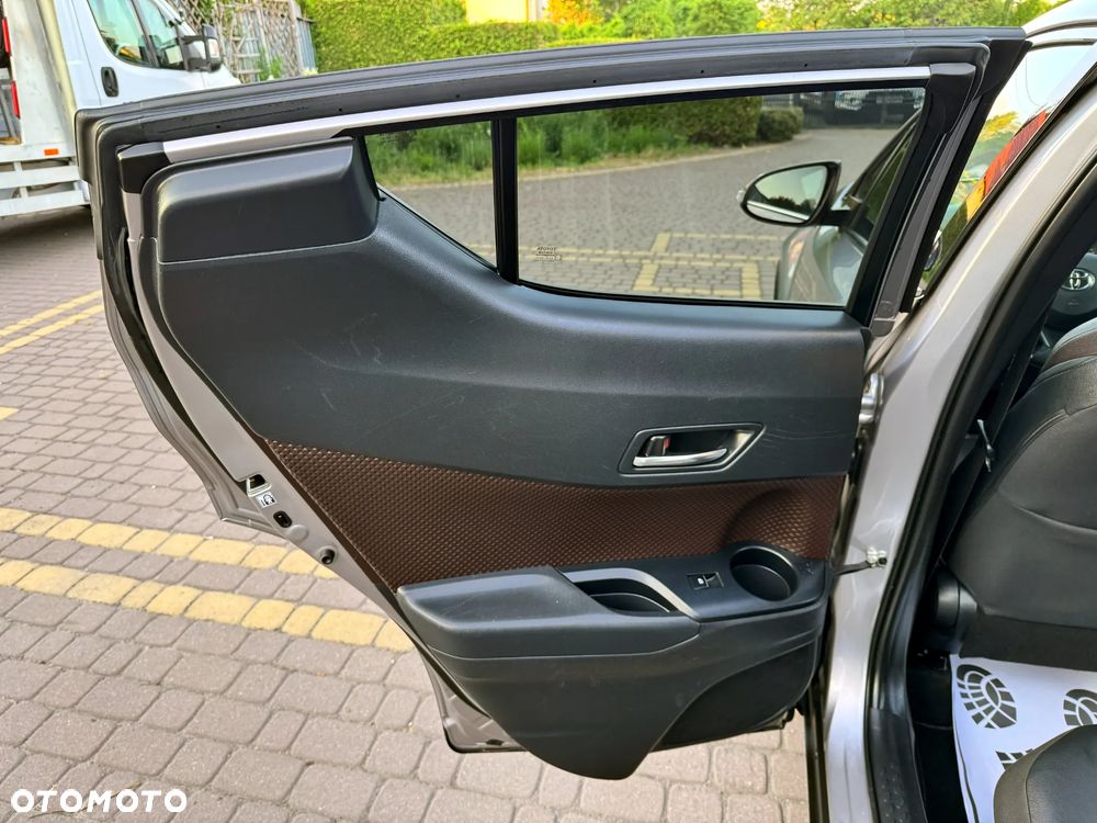 Toyota C-HR Lounge - 37