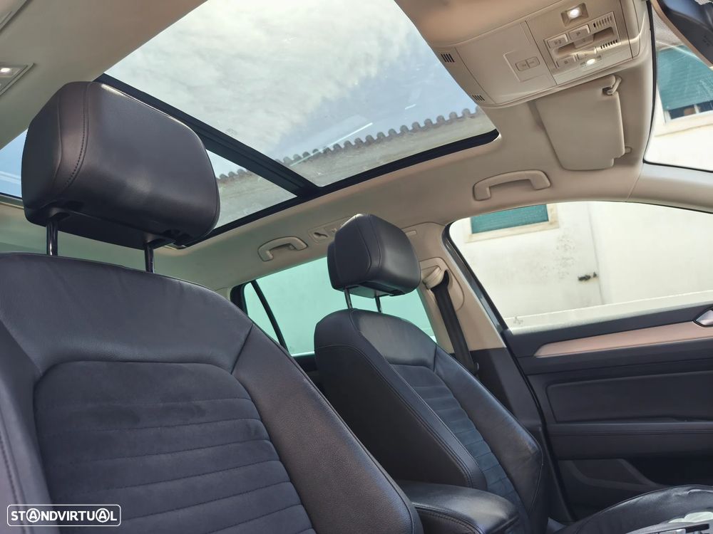 VW Passat Variant 2.0 TDI Highline DSG 4Motion - 17