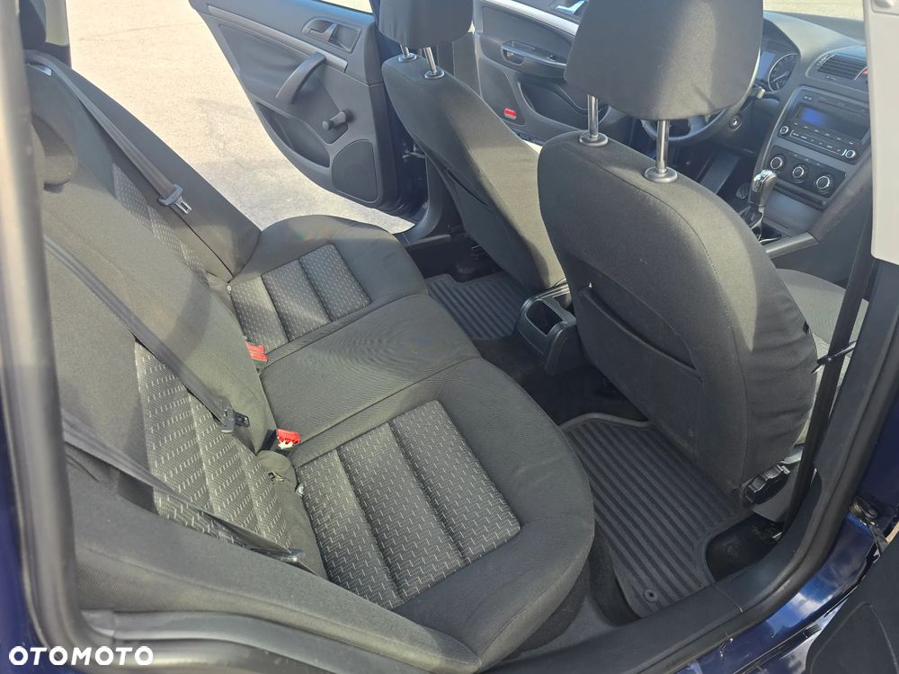 Skoda Octavia 1.6 Ambiente - 11