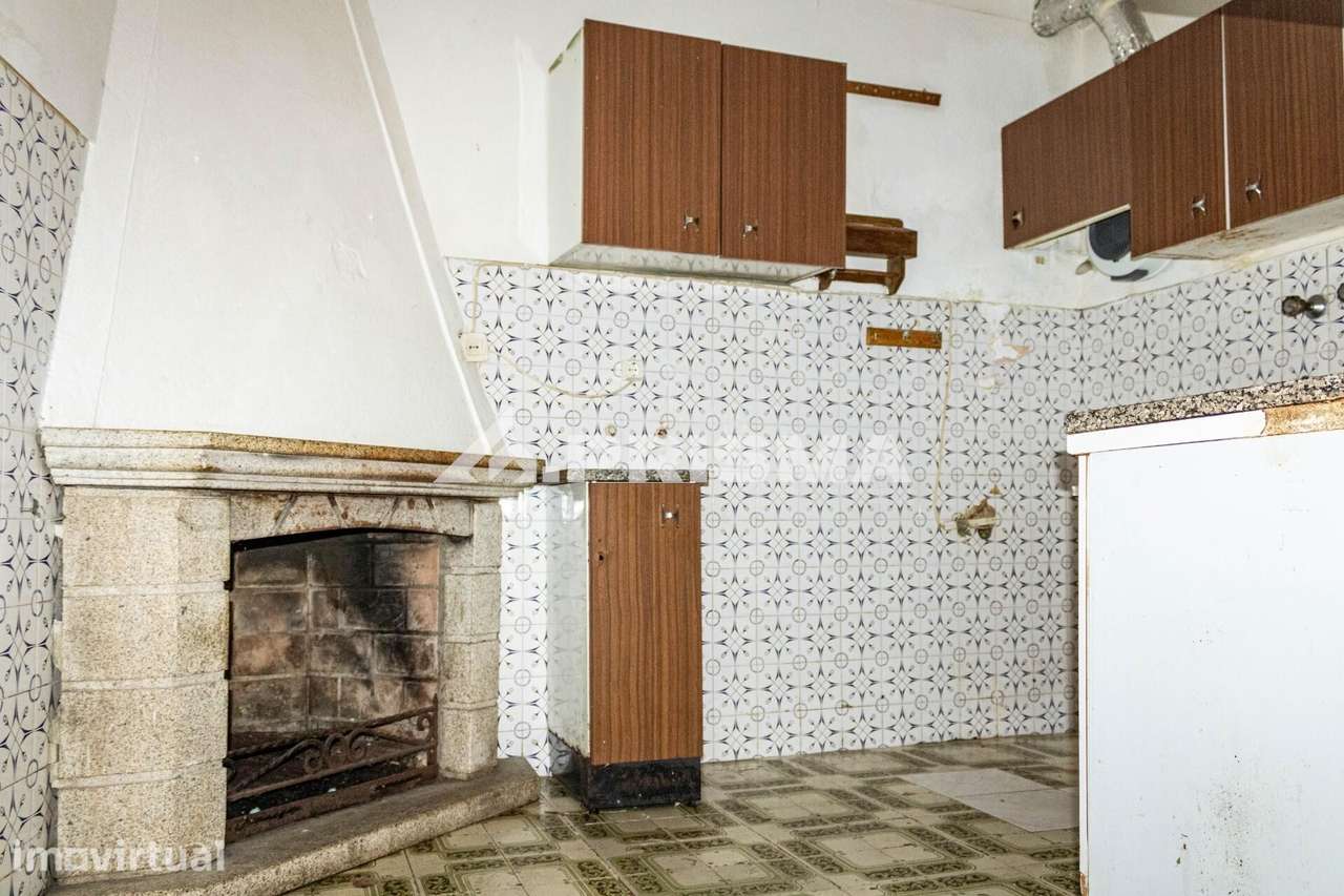 Moradia T1+2 com Terraço, Varanda e Lareira para Venda em Alcains - Grande imagem: 5/32