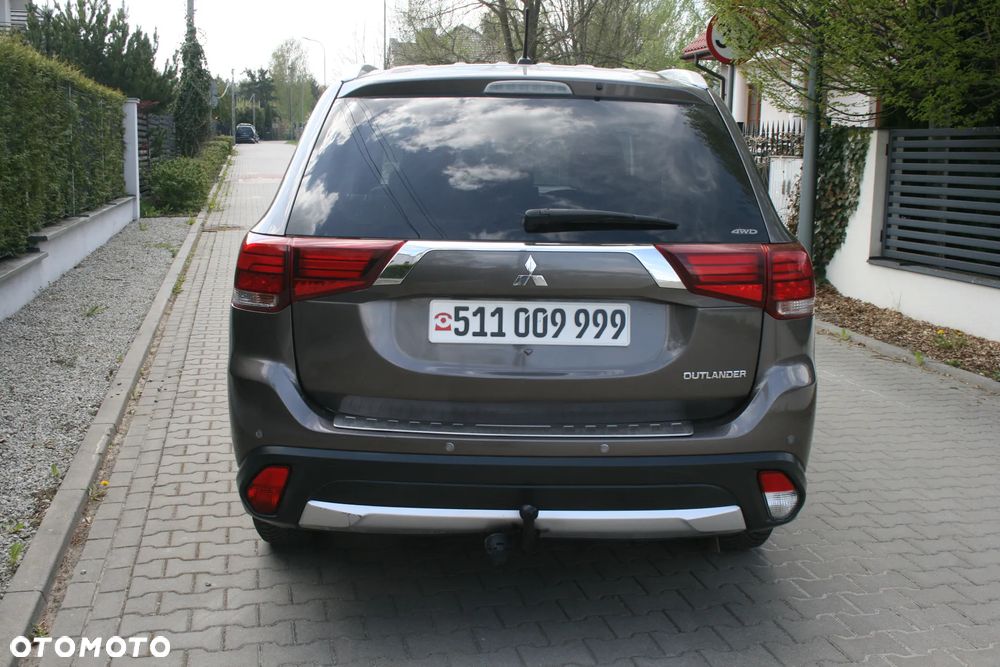 Mitsubishi Outlander 2.2 DID Intense - 8