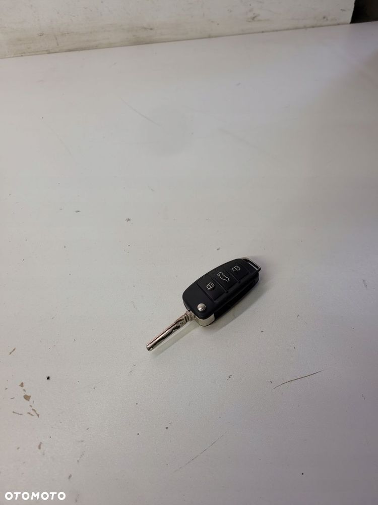 KLUCZYK PILOT SCYZORYK AUDI A6 C6 Q7 4F0837220AK - 1
