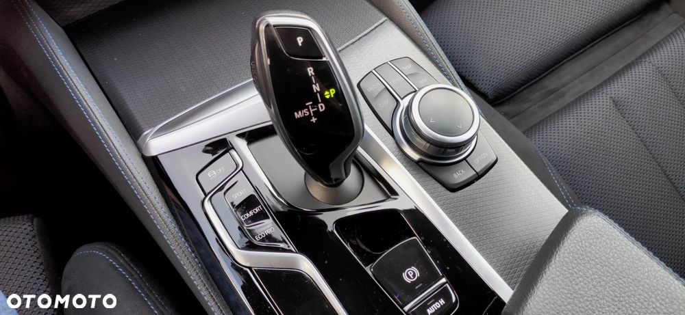 BMW Seria 5 530i Touring M Sport Edition - 17