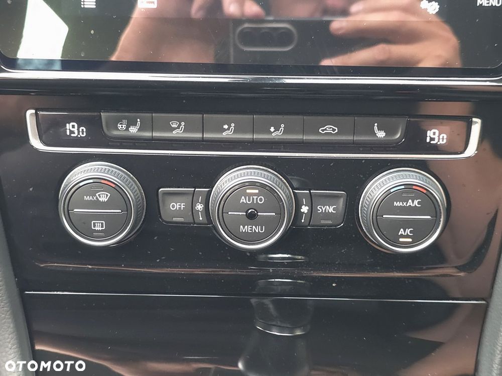 Volkswagen Golf - 21