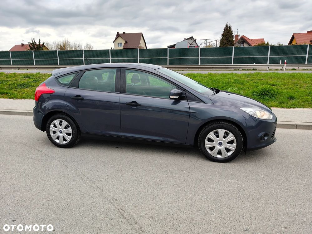Ford Focus 1.6 Ambiente - 24