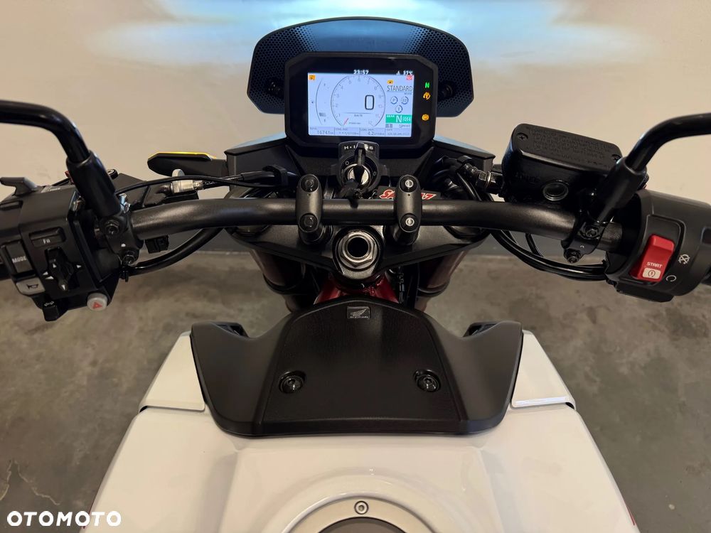 Honda Hornet - 36