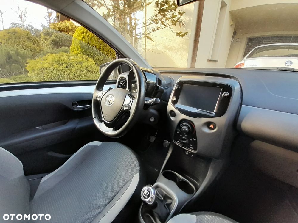 Toyota Aygo x-play - 26