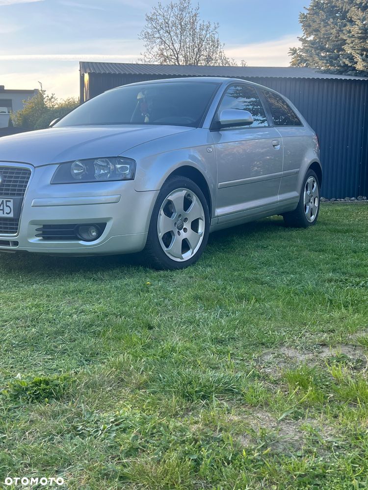 Audi A3 3-drzwiowe 1.6 FSI S Line Sportpaket plus - 3