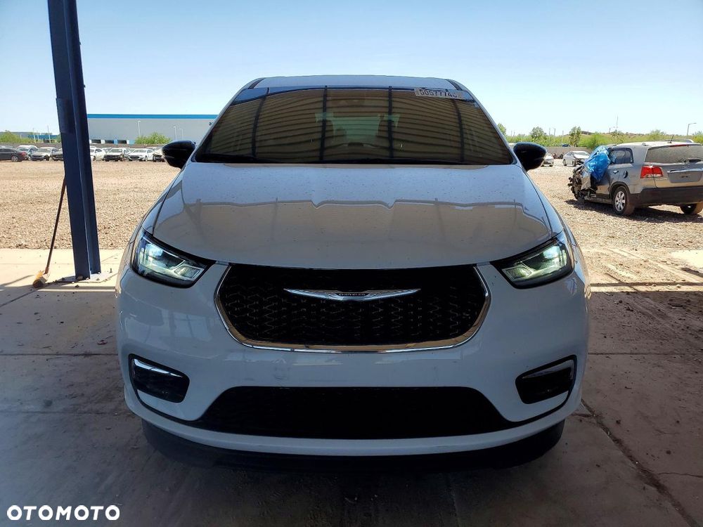 Chrysler Pacifica - 6