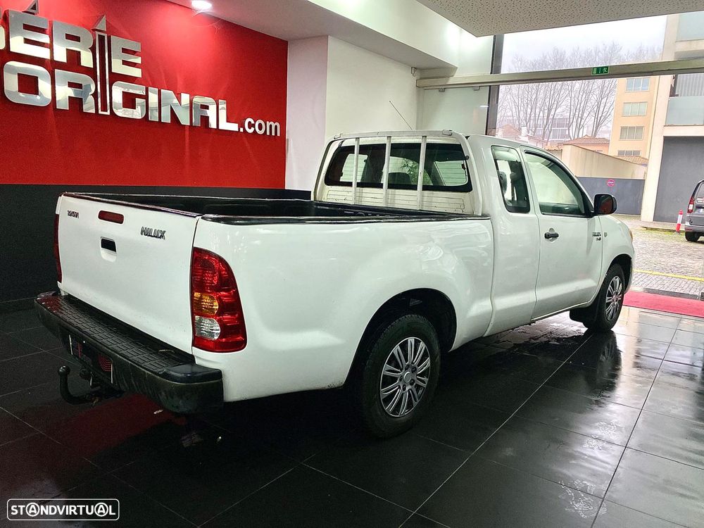 Toyota Hilux 2.5 D-4D CE - 5