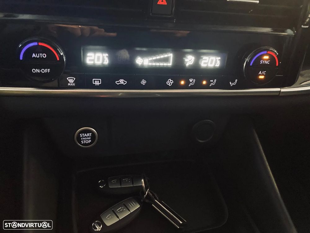 Nissan Qashqai 1.3 DIG-T N-Connecta Xtronic - 17