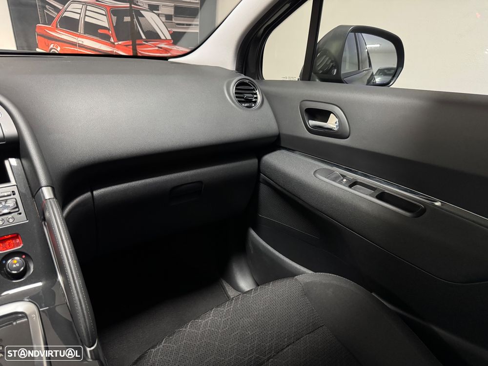 Peugeot 3008 1.6 e-HDi Allure 2-Tronic J18 - 15