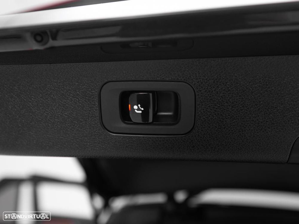 Mercedes-Benz E 300 e Station - 18