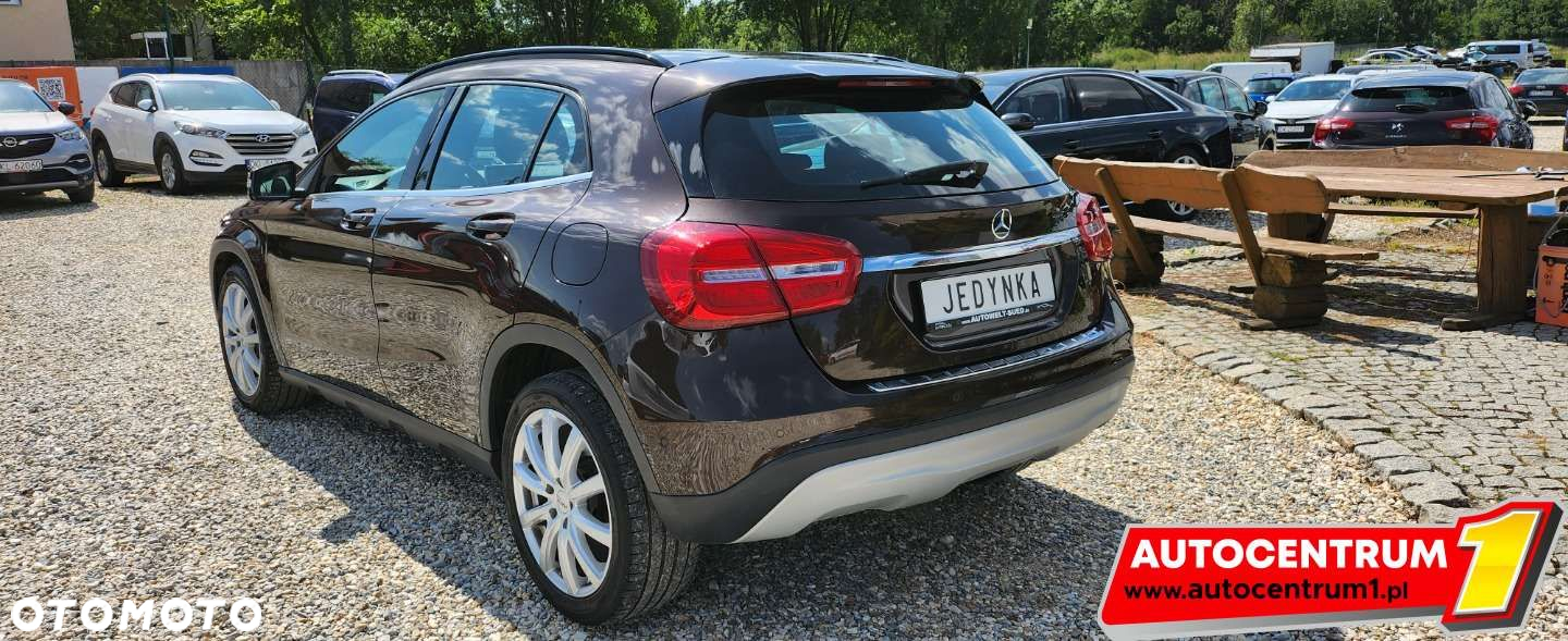 Mercedes-Benz GLA - 21