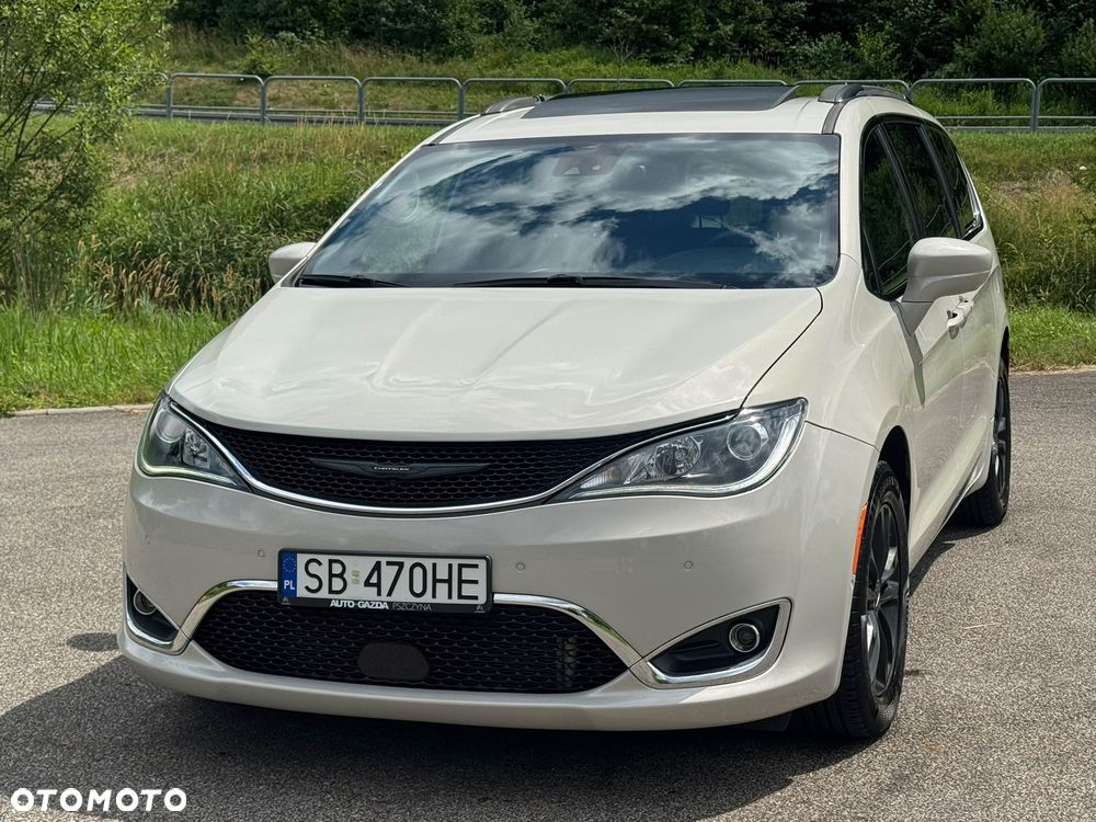 Chrysler Pacifica - 4